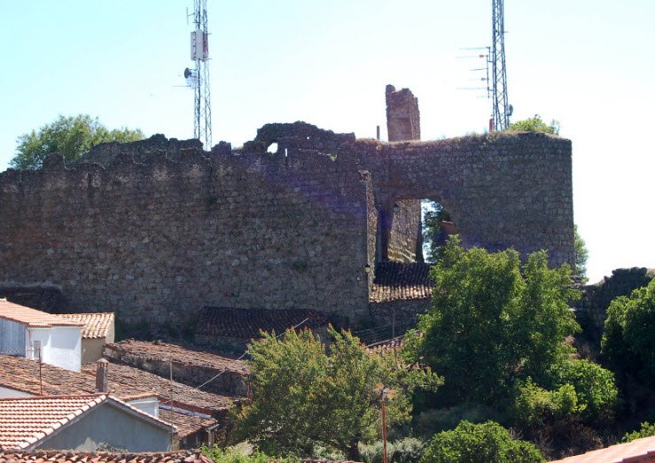 Castillo de Santibáñez el Alto, Spain